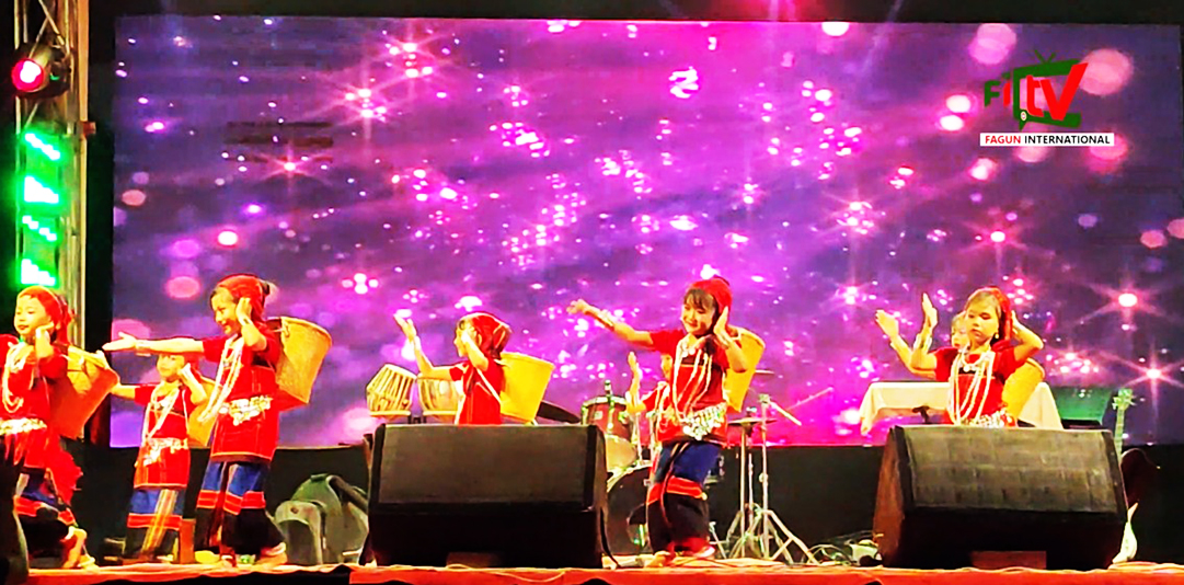 পাহাড় রাঙানো সাংস্কৃতি উৎসবে শিশুদের বর্ণিল নৃত্য পরিবেশনা