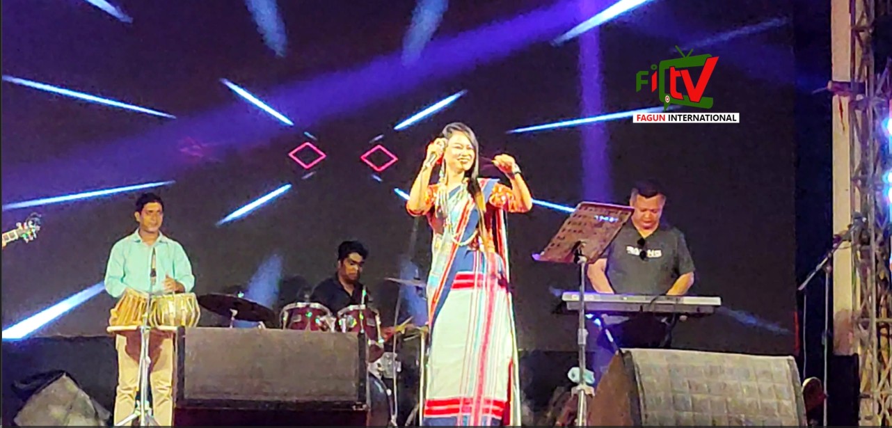 বিজুমেলায় রাঙাচাঙা দোল মিলেবো/ জোনাকি চাকমা