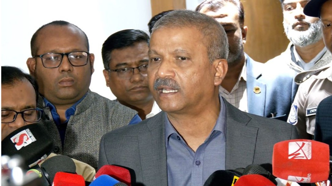  আইন উপদেষ্টা আসিফ নজরুল