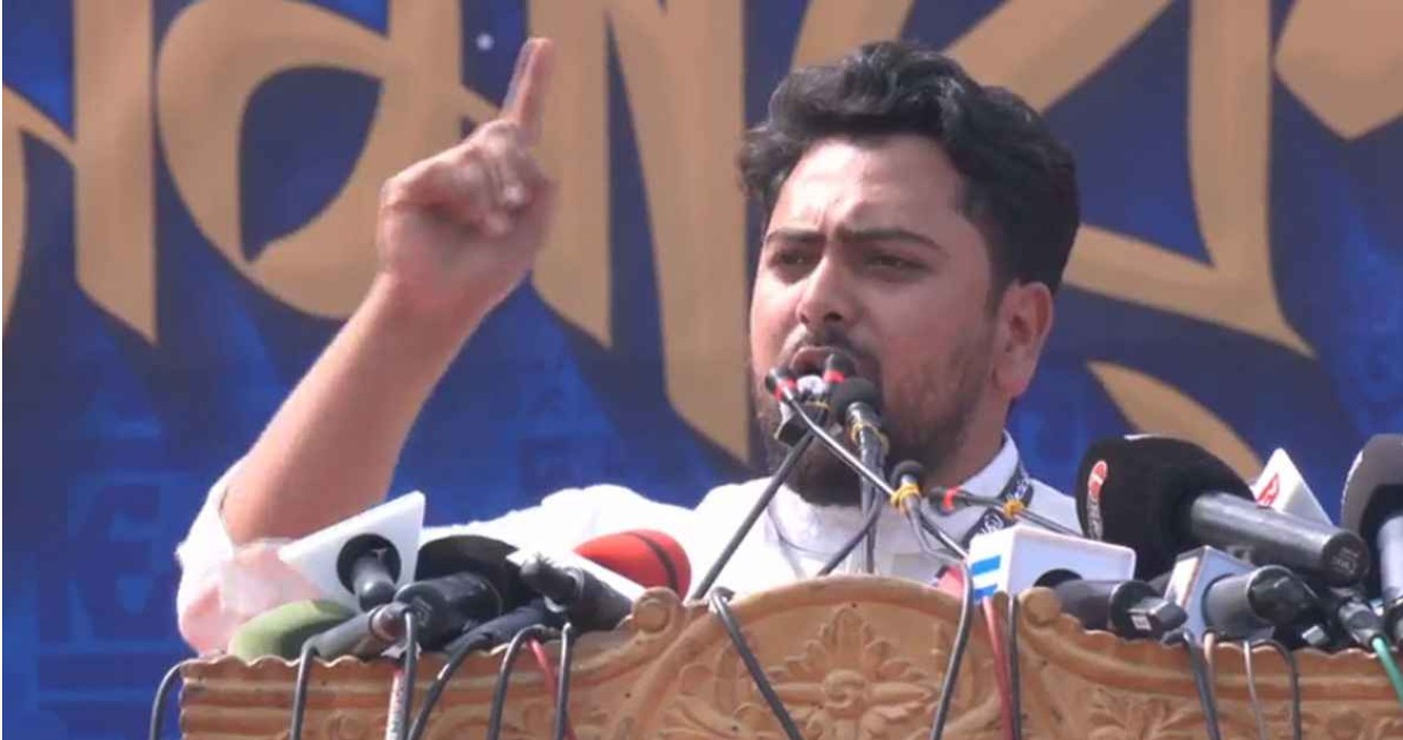 মোহাম্মদপুরে ১১ দলের নির্বাচনি জনসভায় বক্তব্যকালে নাহিদ ইসলাম। ছবি: সংগৃহীত  