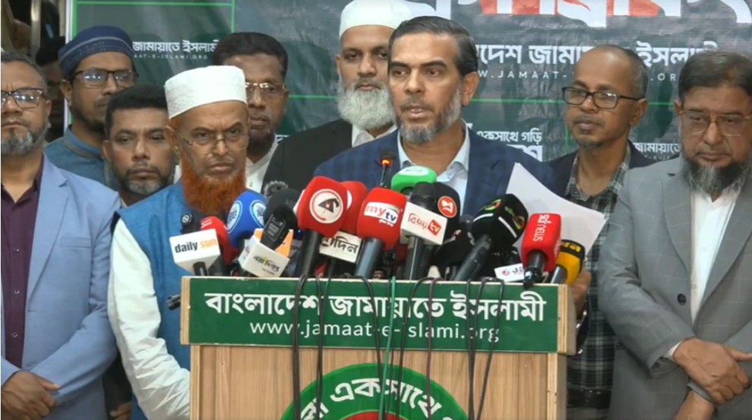 সহকারী সেক্রেটারি জেনারেল অ্যাডভোকেট মোয়াজ্জেম হোসেন হেলাল।