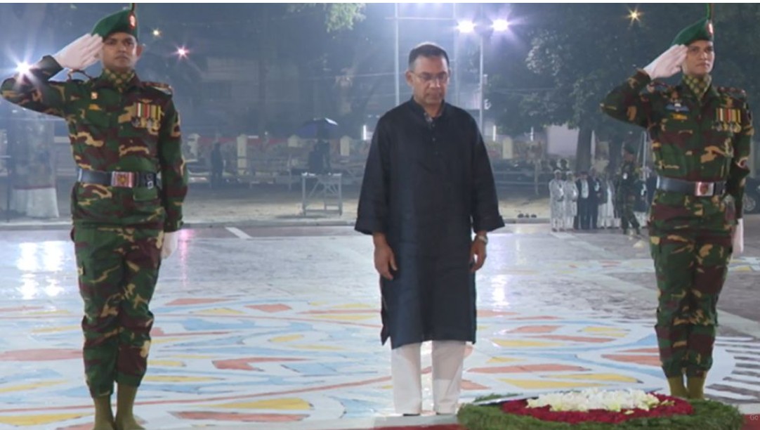 প্রথম প্রহরে ভাষাশহীদদের প্রতি গভীর শ্রদ্ধা নিবেদন করেছেন প্রধানমন্ত্রী তারেক রহমান