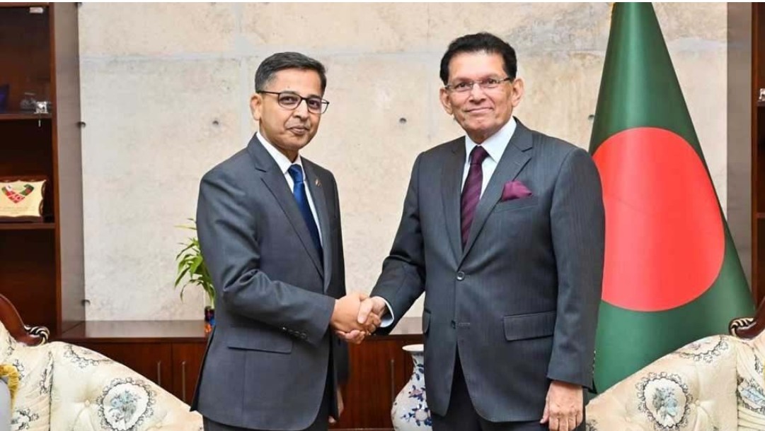 পররাষ্ট্রমন্ত্রী ড. খলিলুর রহমানের সঙ্গে সৌজন্য সাক্ষাৎ করেছেন ঢাকায় নিযুক্ত ভারতের হাইকমিশনার প্রণয় ভার্মা
