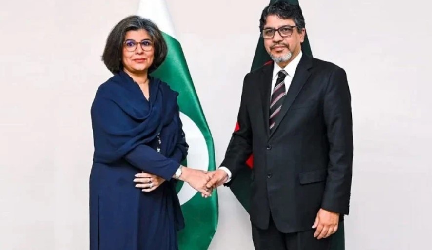 বৃহস্পতিবার বাংলাদেশ ও পাকিস্তানের পররাষ্ট্রসচিব পর্যায়ে বৈঠক হয়। রাষ্ট্রীয় অতিথি ভবন পদ্মায় ওই বৈঠকের পর পাকিস্তানের পররাষ্ট্রসচিব আমনা বালুচ ও বাংলাদেশের পররাষ্ট্রসচিব মো. জসীম উদ্দিন